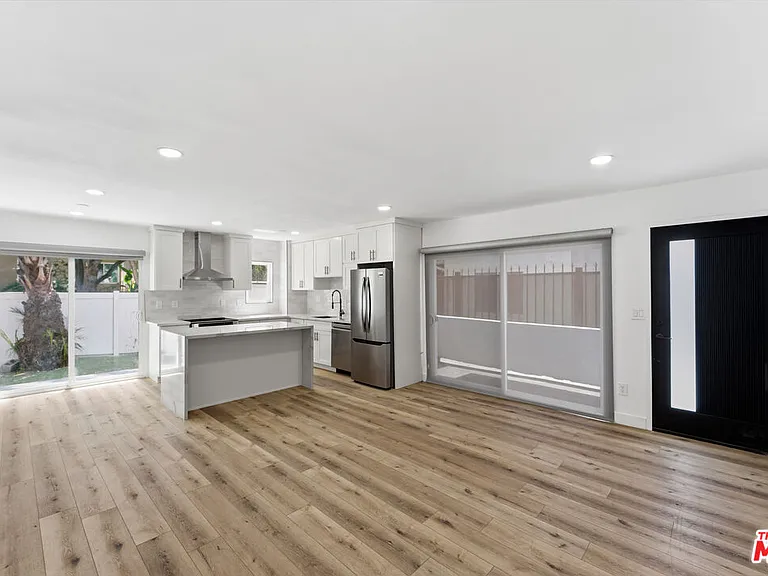929 N Stanley Ave #1 — Photo 5