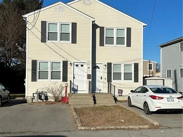 19 Public St, East Providence, RI 02914