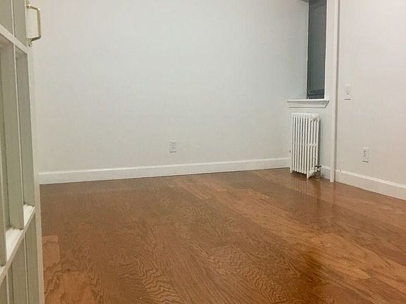 5th image of 2110 Newtown Ave #1
