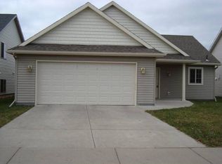 1915 West Oaks Dr, Saint Cloud, MN 56303