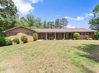 4118 Mountain View Rd, Oakwood, GA 30566