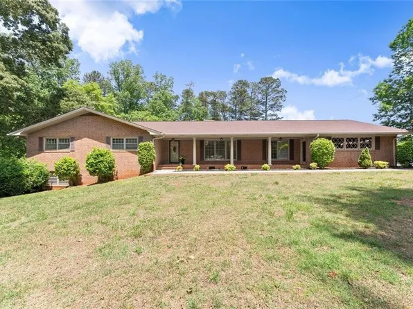 4118 Mountain View Rd, Oakwood, GA 30566