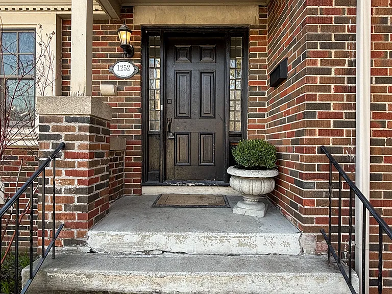 1252 Avenue Rd — Photo 18