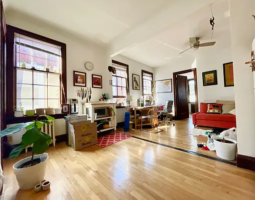 Rented by Level Group | media 10