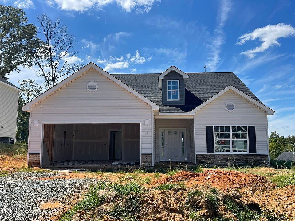 1st image of 216 Wildwood Ln