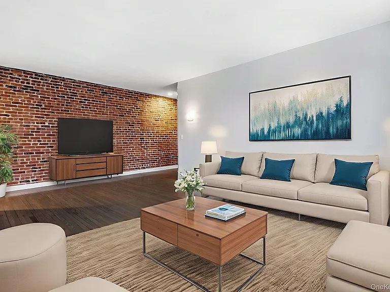 11 Alden Rd #1M — Photo 4