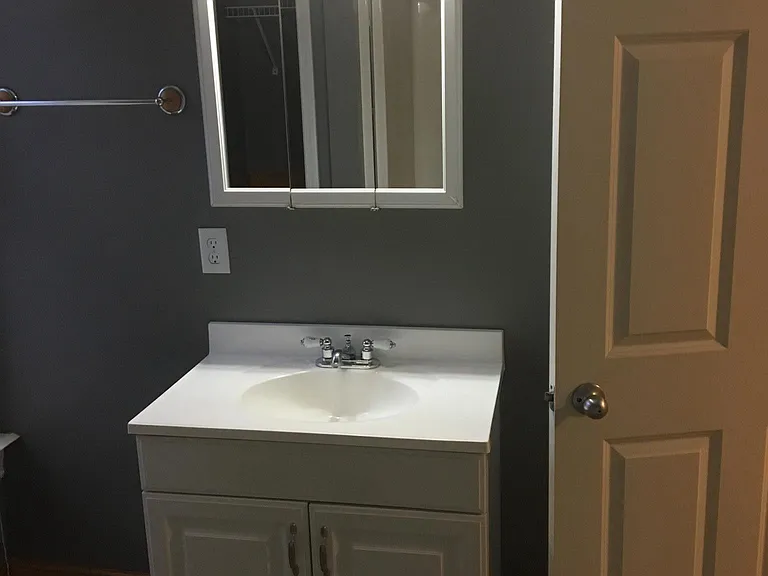 222 Madison Ave SE #3 — Photo 5