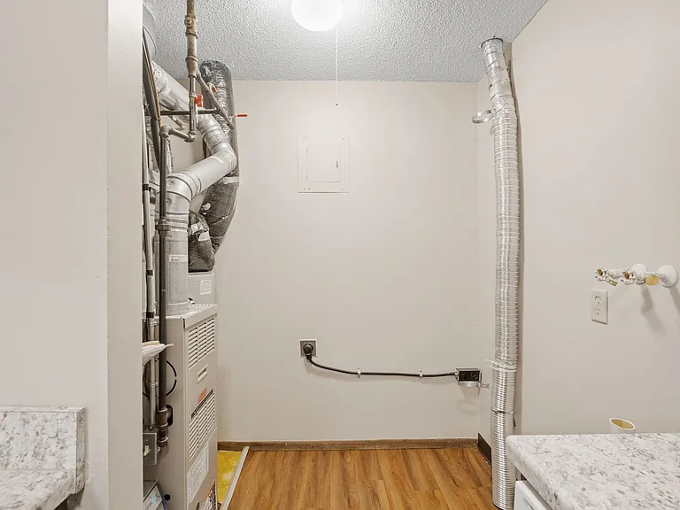 Griffin Court Apartments — Photo 32
