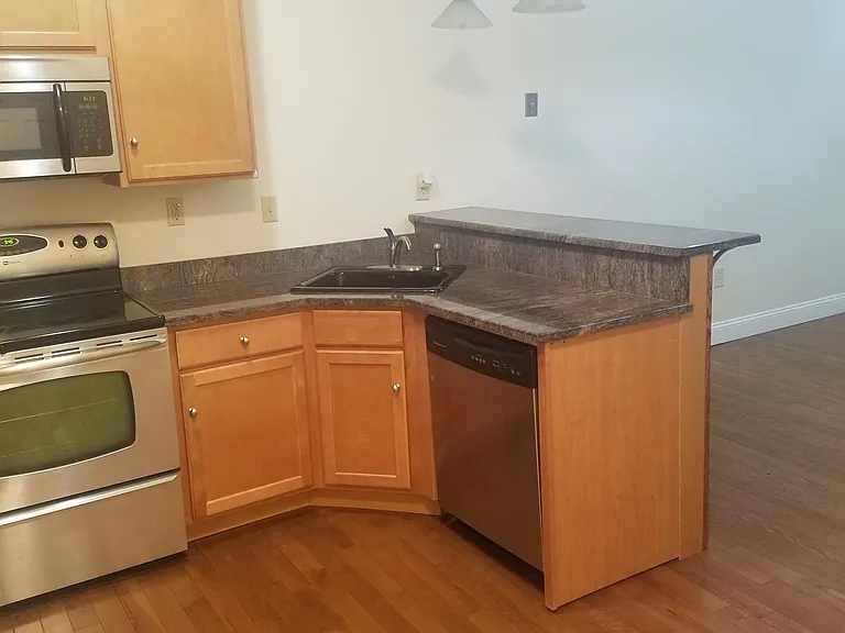 23 N Pearl St #2B — Photo 11