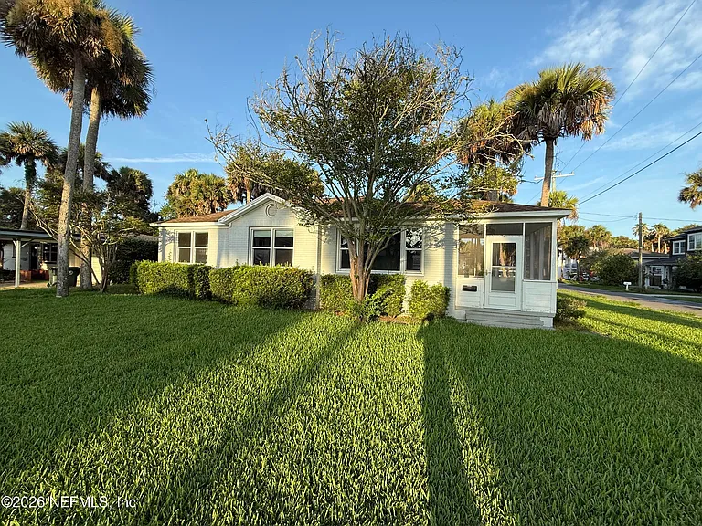 1096 E Coast Dr — Photo 1