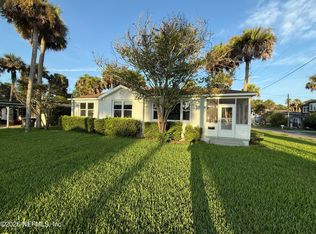 1096 E Coast Dr, Atlantic Beach, FL 32233
