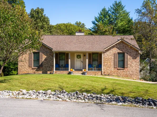701 Laurelwood Ct, Clarksville, TN 37043