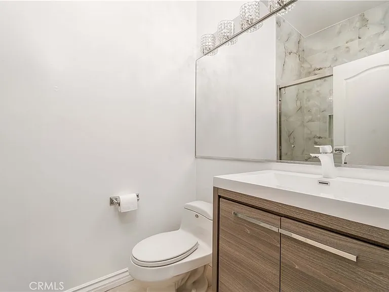 5206 Topeka Dr — Photo 60