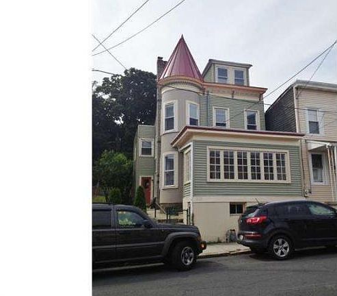 2nd image of 1129 W Norwegian St