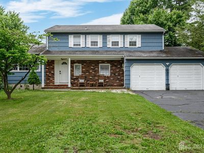 18 Chipper Dr, Kendall Park, NJ, 08824