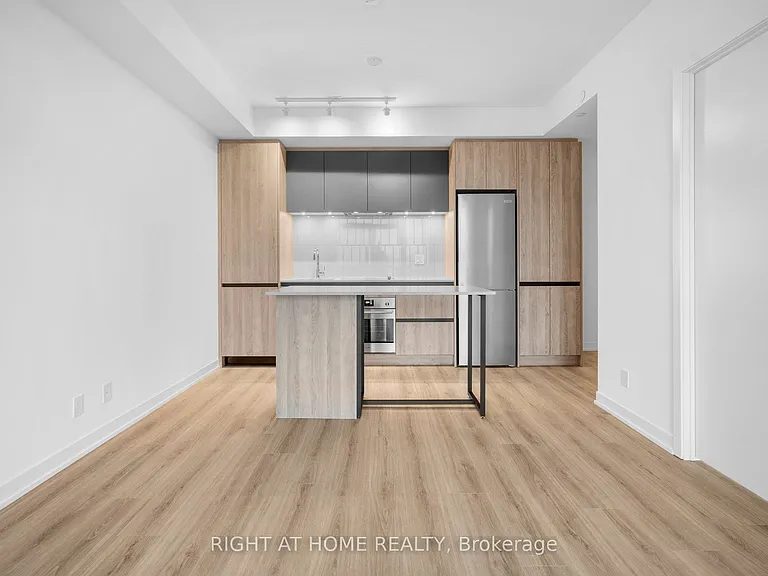 7950 Bathurst St #1424 — Photo 6