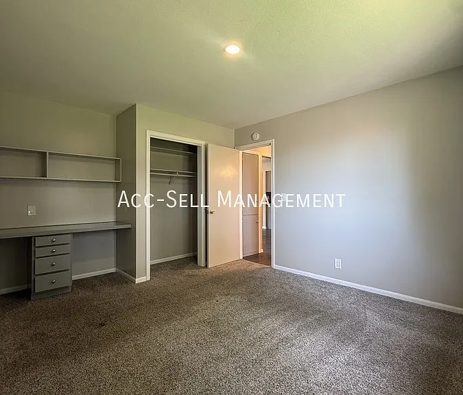 5245 Rich St #5245 — Photo 4