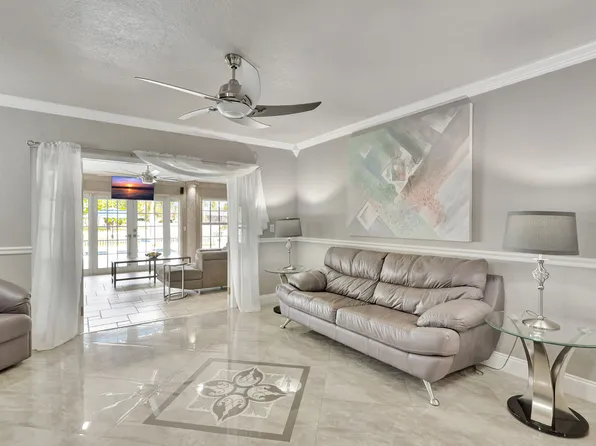 183 Cordoba Circle, Royal Palm Beach, FL 33411