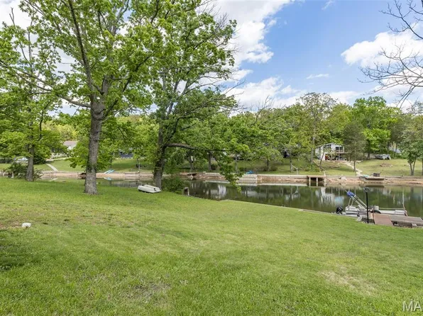 196 N Lake Dr, Hillsboro, MO 63050