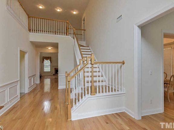 3rd image of 704 Country Club Dr