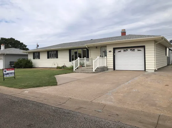 14 Prairie Dr, Ness City, KS 67560