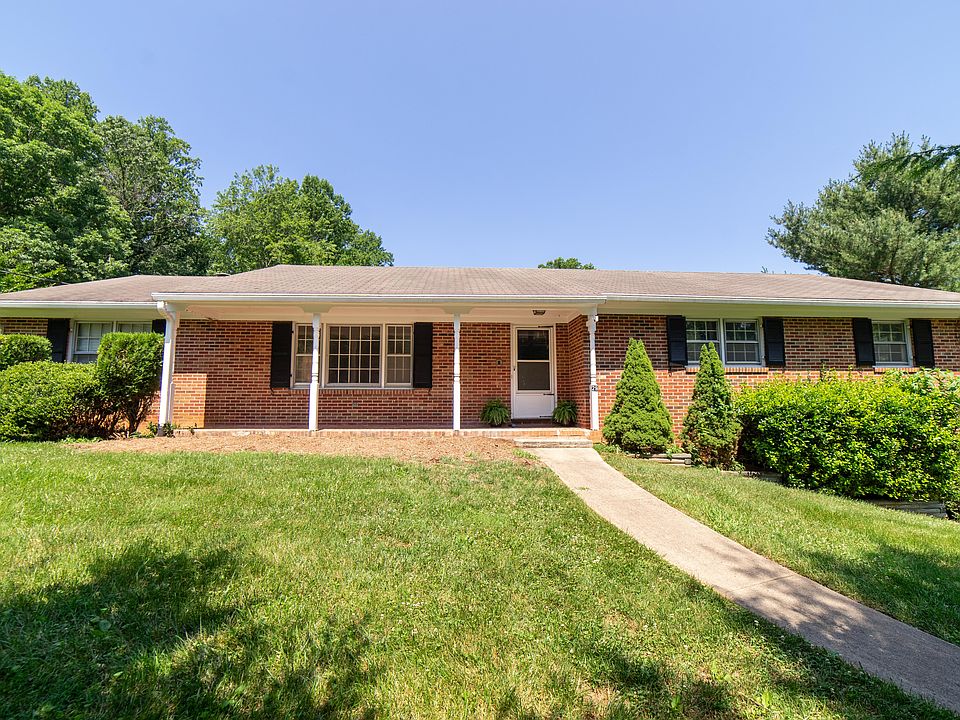 1st image of 29 Arrowhead Dr