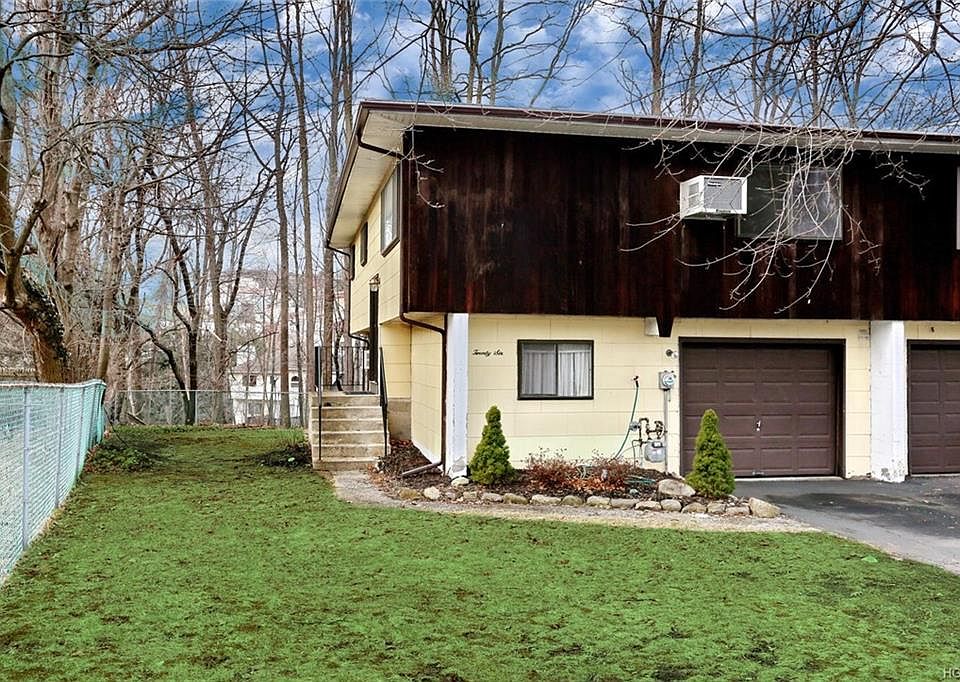 1st image of 26 Phyllis Dr
