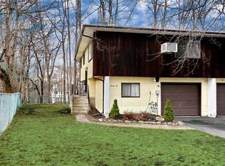 26 Phyllis Dr, Pomona, NY 10970
