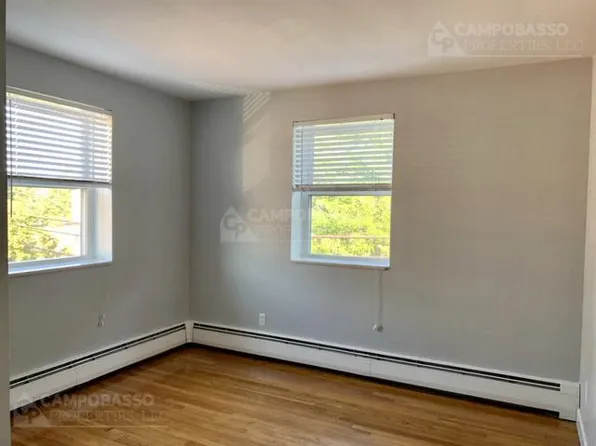 102 Oxford St APT 8, Arlington, MA 02474