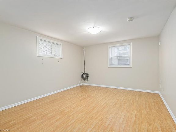 5th image of 17 Academy Rd