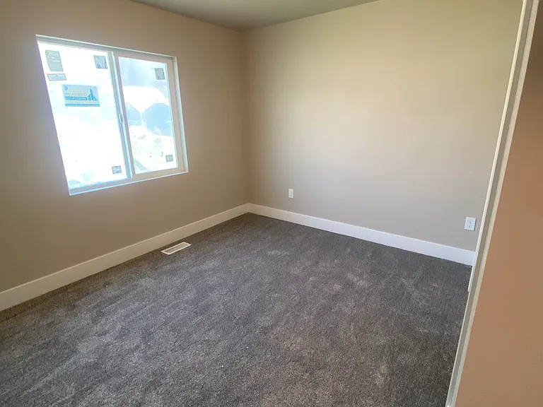 6768 S San Bruno Ave — Photo 9