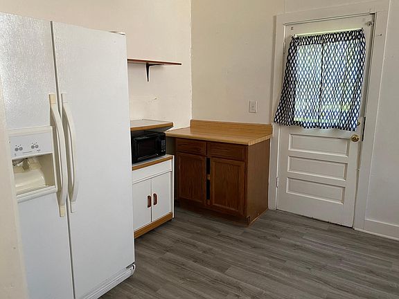 3rd image of 208 W Cevallos