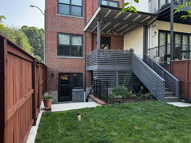 1501 Neal St NE #B — Photo 2