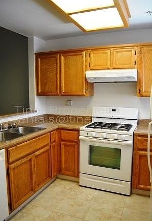 3rd image of 4900 Dover Ln Unit 1304