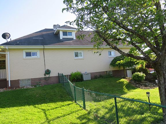 2nd image of 1440 3rd St