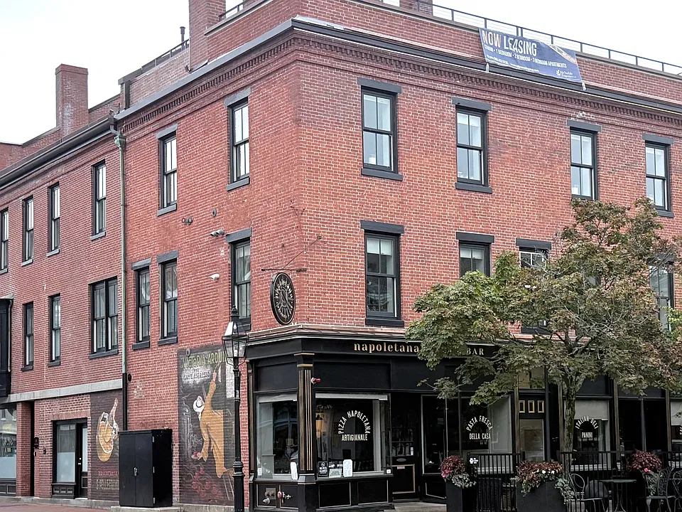 14 Market Sq #303