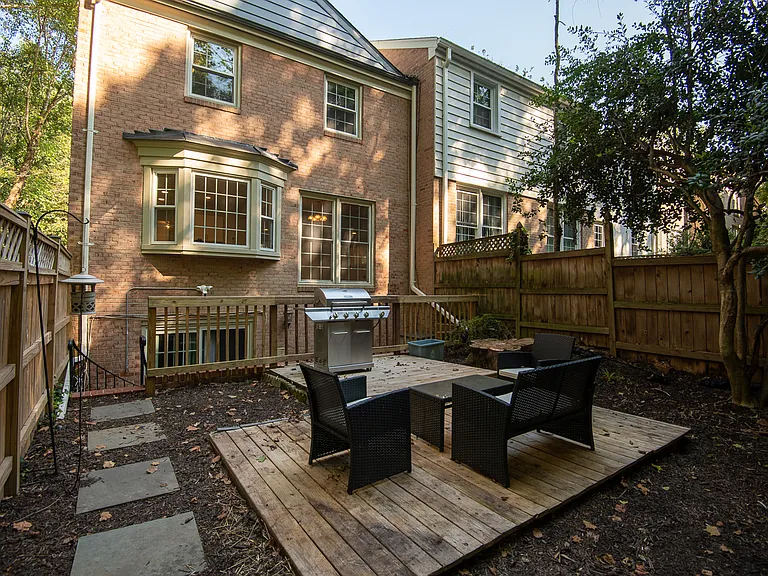 3202 Adams Ct — Photo 35