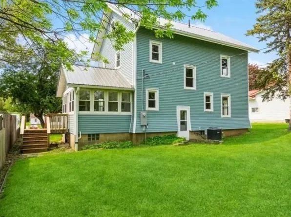 508 Staveley Ln, Traer, IA 50675