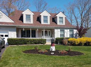 560 Coral Ln, Manahawkin, NJ 08050