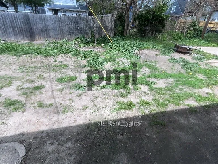 114 Adler St — Photo 24
