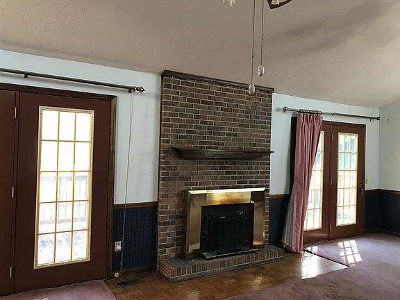 GREAT ROOM FIREPLACE