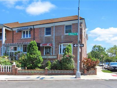 1143 Shore Pkwy, Brooklyn, NY, 11214