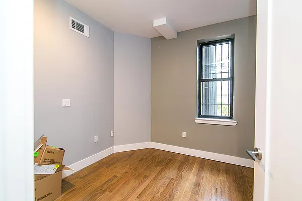Rented by Nooklyn NYC LLC | media 31