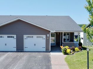 28 Chamberlain Cres, Penetanguishene, ON L9M0A5