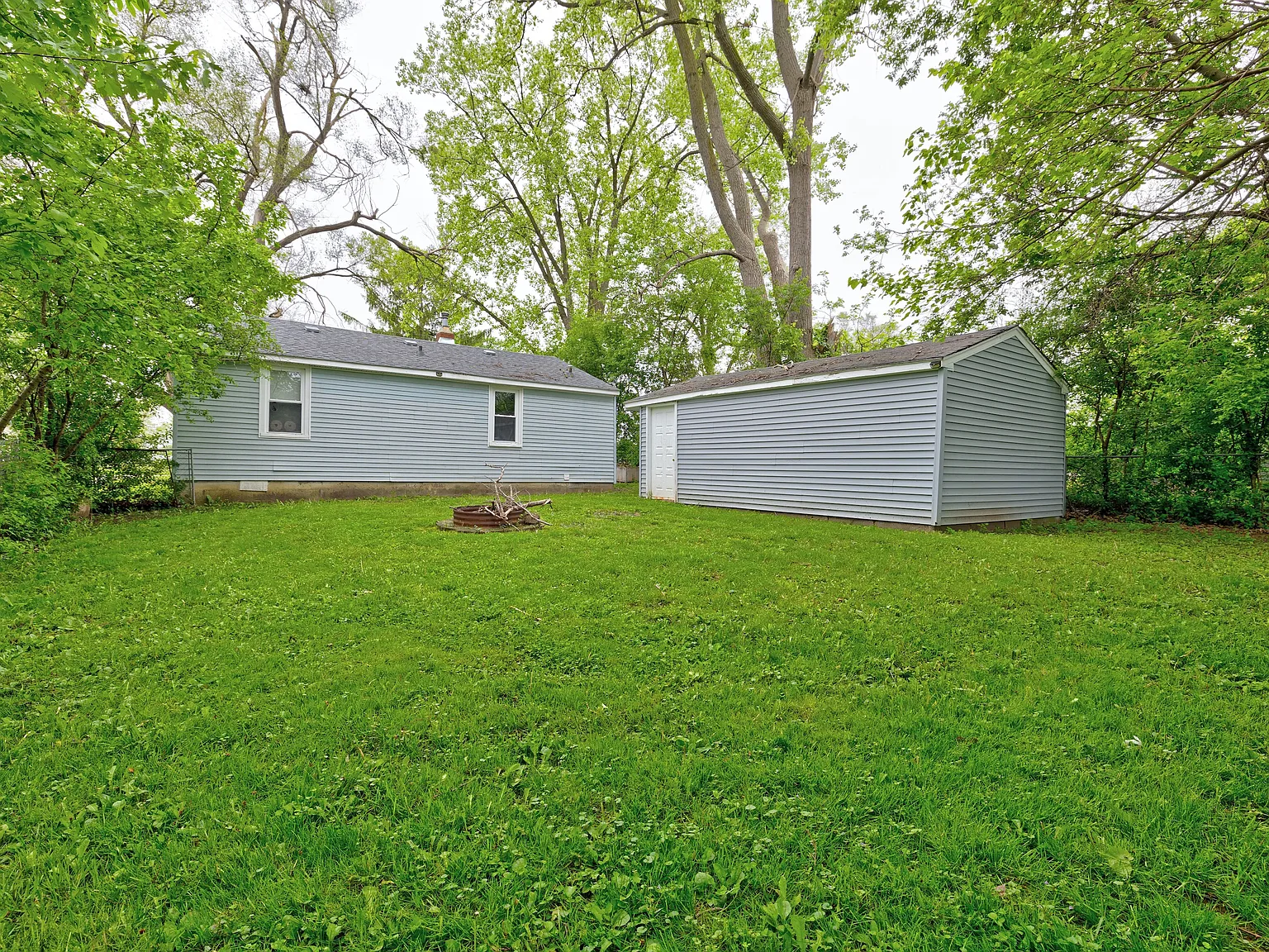 2 bed, 800 sqft, $995 — Photo 4