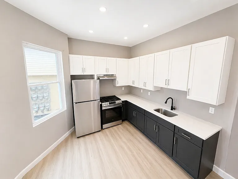 85 Auburn St #1A — Photo 3