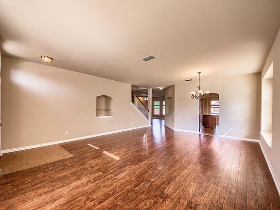 4th image of 21014 Villa Valencia