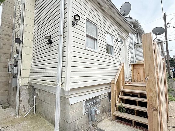3rd image of 95 S Woodward Ct