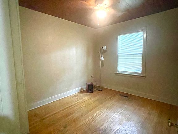 3rd image of 107 Yearwood Ave Unit B