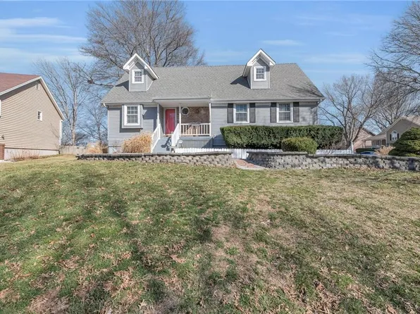 620 NE Birchwood Dr, Lees Summit, MO 64086